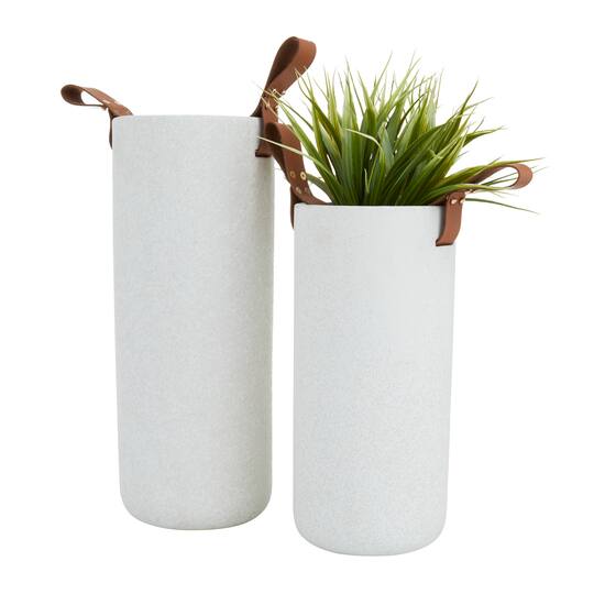 CosmoLiving by Cosmopolitan White Stoneware Contemporary Vase, 15" x 12"